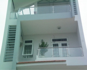 Lan can kính có trụ