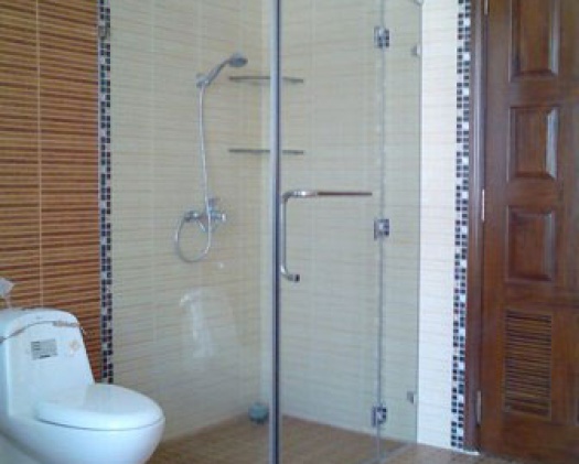 Cửa kính ngăn phòng tắm 
