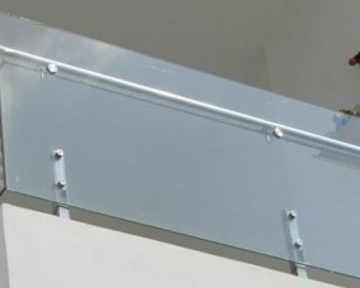 Lan can kính có trụ