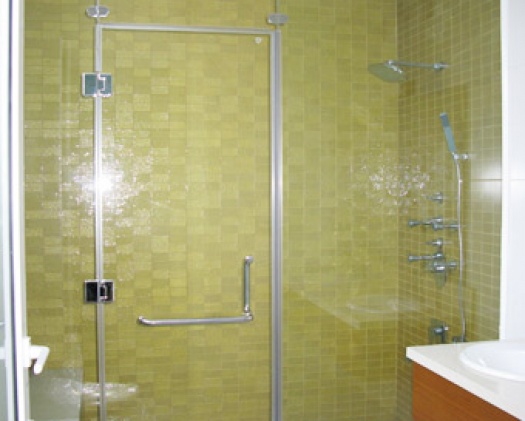 Cửa kính ngăn phòng tắm 