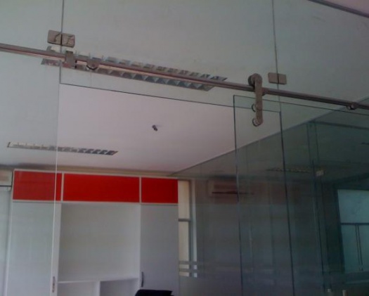 Cửa kính cường lực lùa